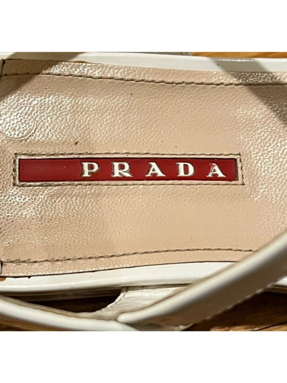 💯 Authentic PRADA White Patent Crisscross Vernice Linea Rossa Wedge Sandals - Picture 11 of 12